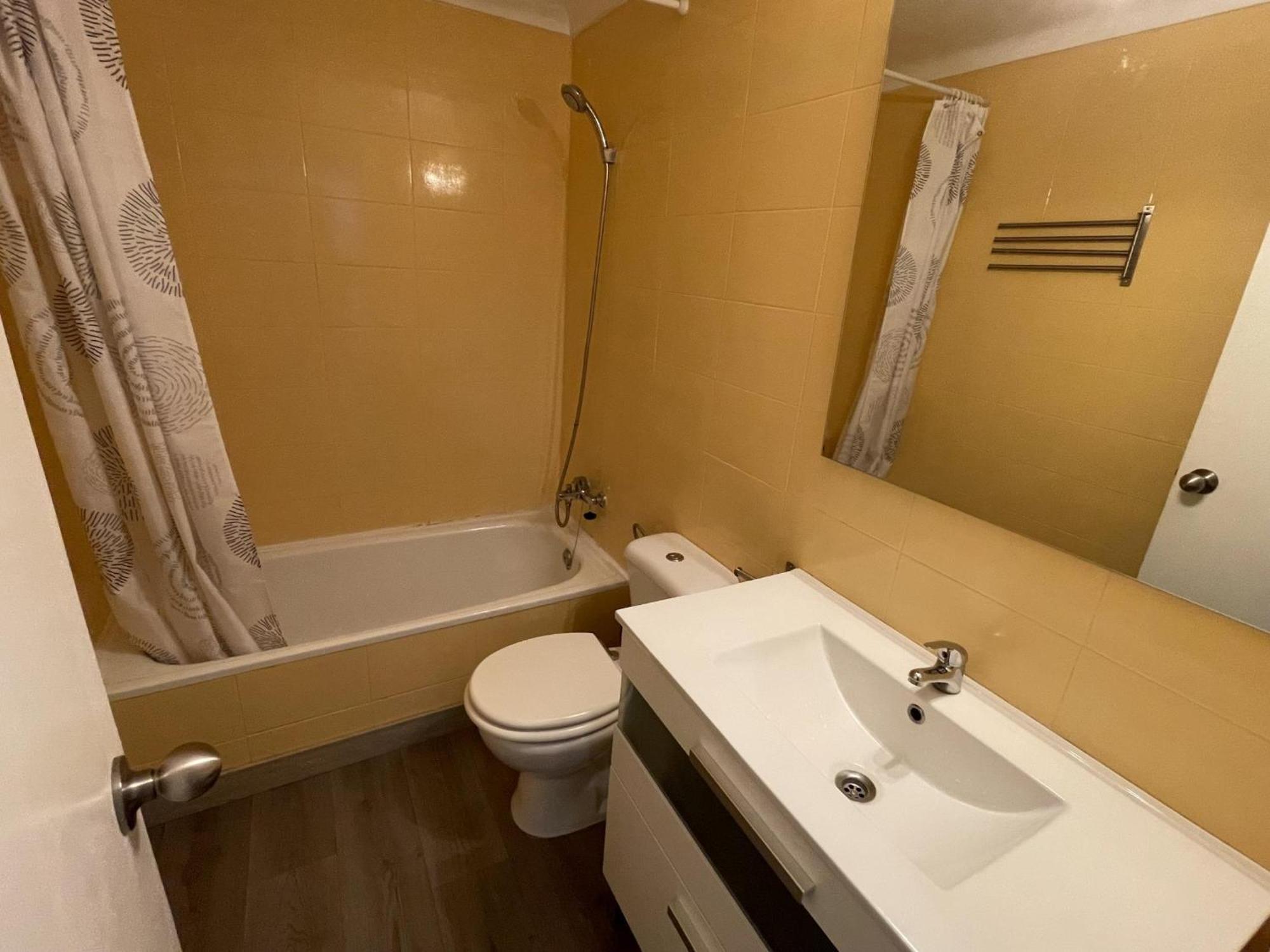 Apartment Pi Sunyer Studio.